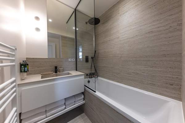 Opera - One Bedroom Balcony