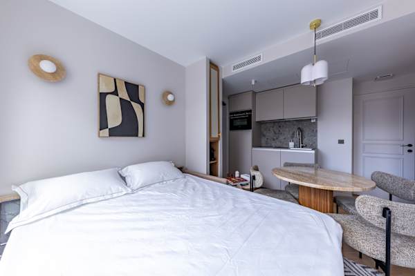 Opera - One Bedroom Balcony