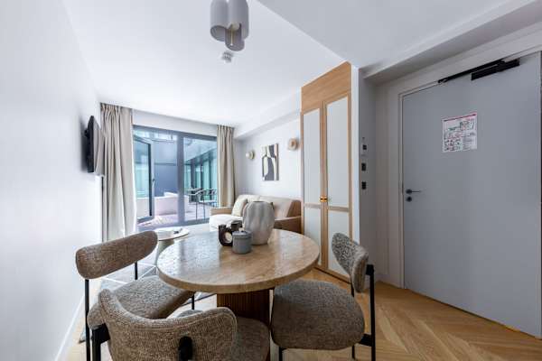 Opera - One Bedroom Balcony