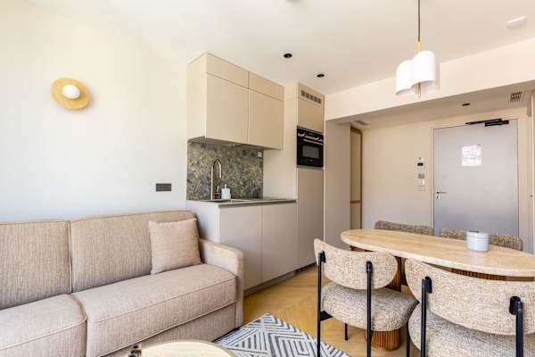 Opera - One Bedroom Balcony