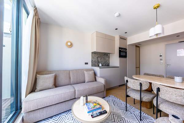 Opera - One Bedroom Balcony