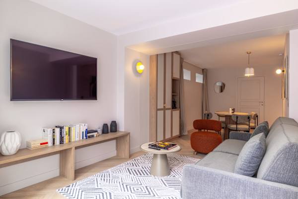 Opera - One Bedroom Balcony