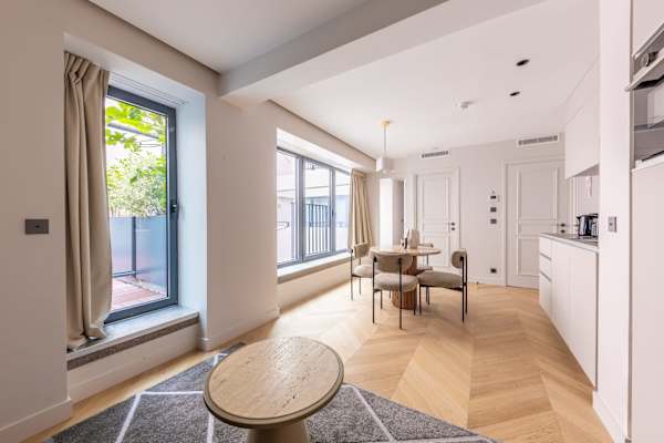 Opera - One Bedroom Balcony