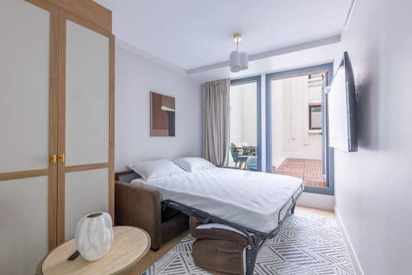 Opera - One Bedroom Terrace
