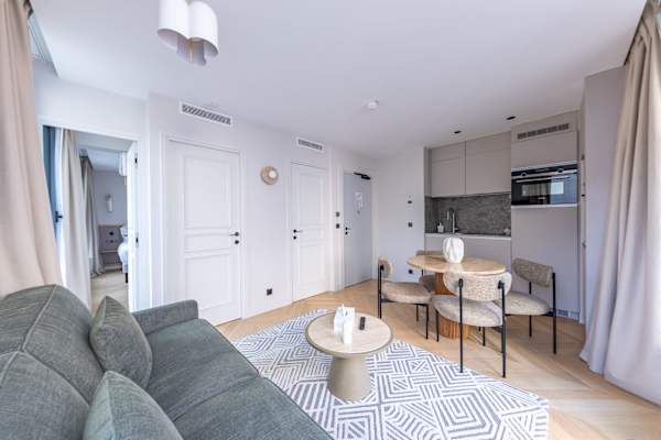 Opera - One Bedroom Terrace