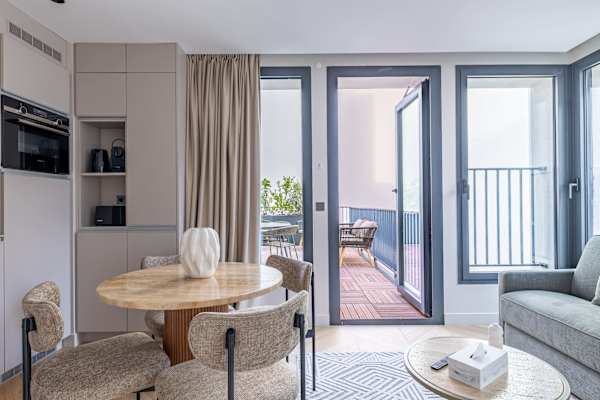 Opera - One Bedroom Terrace