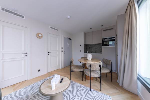 Opera - One Bedroom Terrace