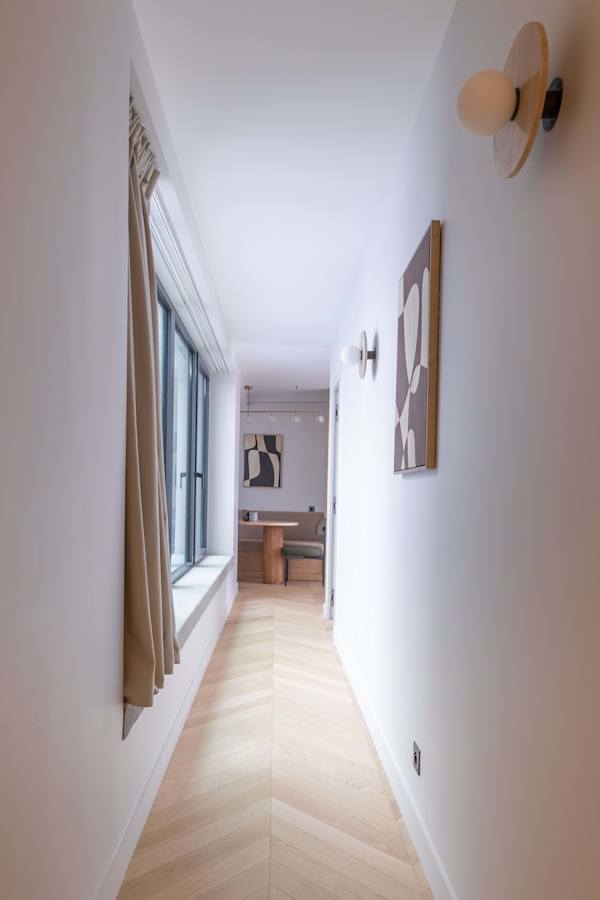 Opera - 2 Bedroom / 2 living rooms Balcony apart.