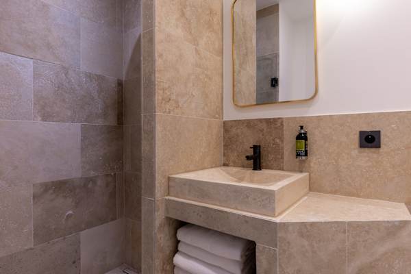 Marais - 2 Bedrooms in Paris
