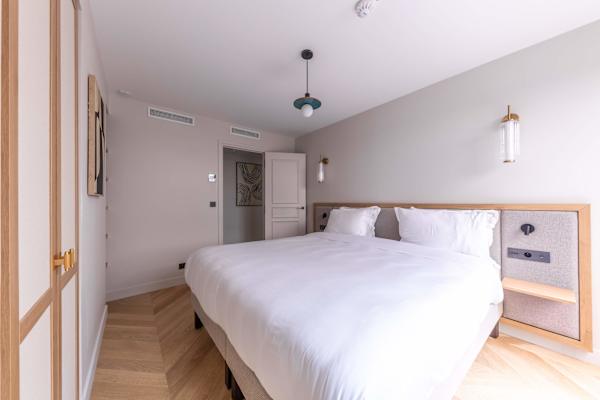 Opera - Two Bedroom Balcony