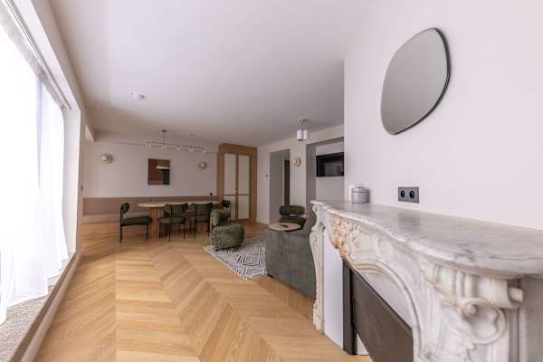 Opera - 3 Bedroom / 2 living rooms Balcony apart.