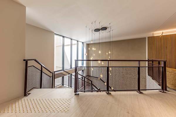 Opera - 3 Bedroom / 2 living rooms Balcony apart.