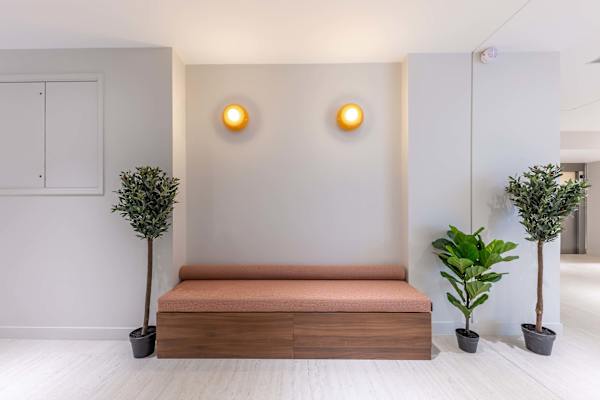 Opera - 3 Bedroom / 2 living rooms Balcony apart.