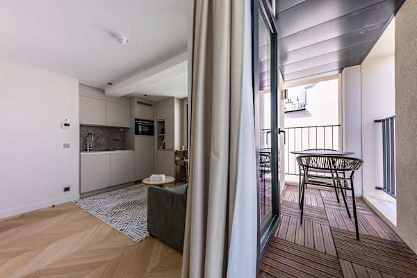 Opera - One Bedroom Balcony