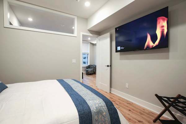 One Sky Loft | Suite, Queen Bed