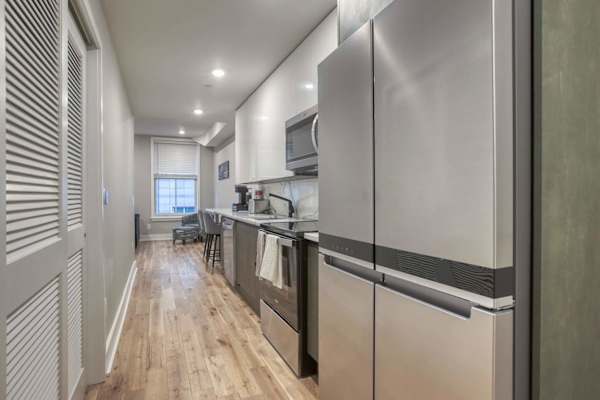 One Sky Loft | Suite, Queen Bed