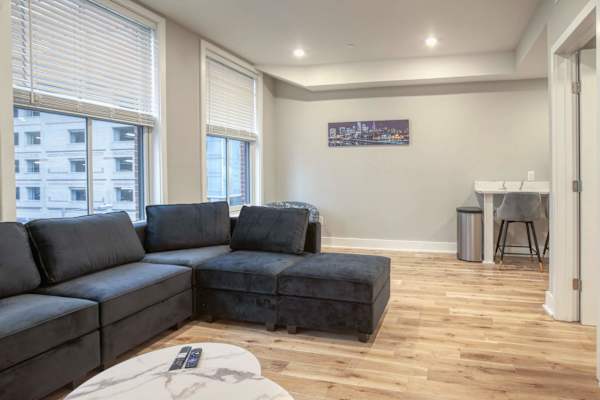 One Sky Loft | Suite, Queen Bed
