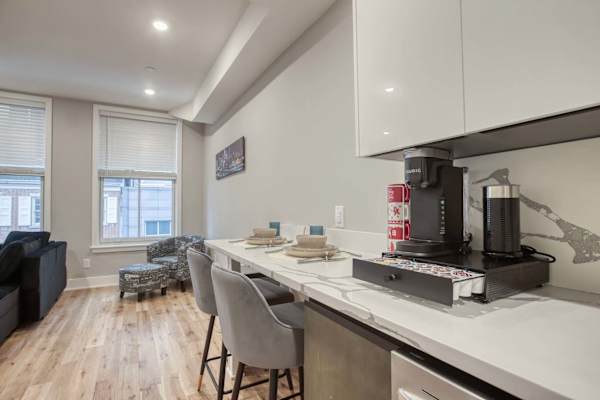 One Sky Loft | Suite, Queen Bed