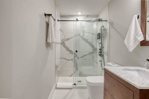 One Sky Loft | Suite, Queen Bed