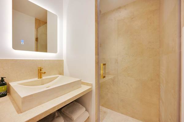 Madeleine Opéra - Fabulous Two Bedroom in Paris