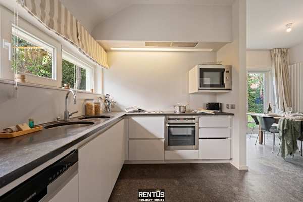 Kosea - charming home with large garden Koksijde