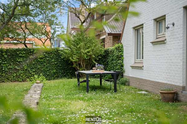 Kosea - charming home with large garden Koksijde