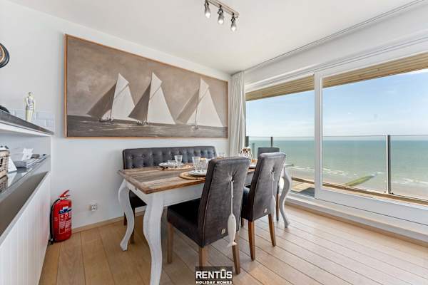 Penthouse Soleilla - with sea view in Westende