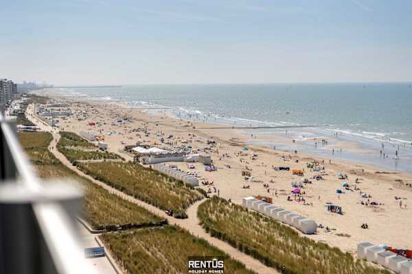 Penthouse Soleilla - with sea view in Westende
