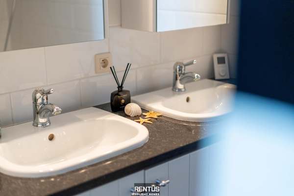 Penthouse Soleilla - with sea view in Westende