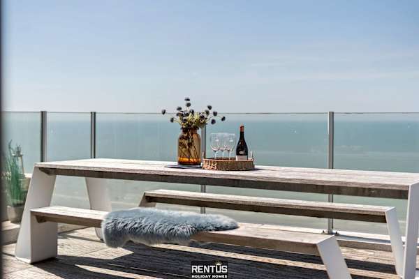 Penthouse Soleilla - with sea view in Westende