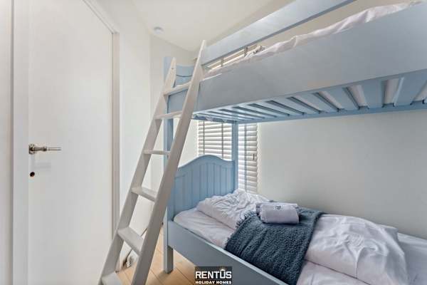 Penthouse Soleilla - with sea view in Westende
