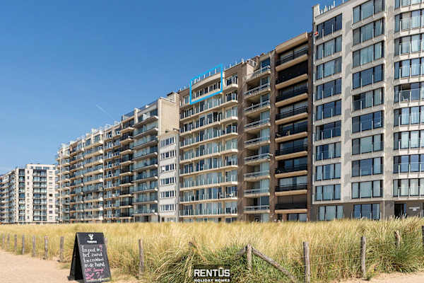 Penthouse Soleilla - with sea view in Westende