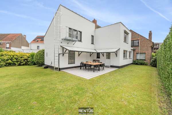 Coppietershof-home with garden in historic Bruges