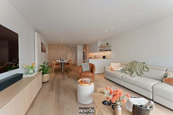 Newport 2 - luxury apartment near the sea