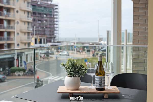 Newport 2 - luxury apartment near the sea