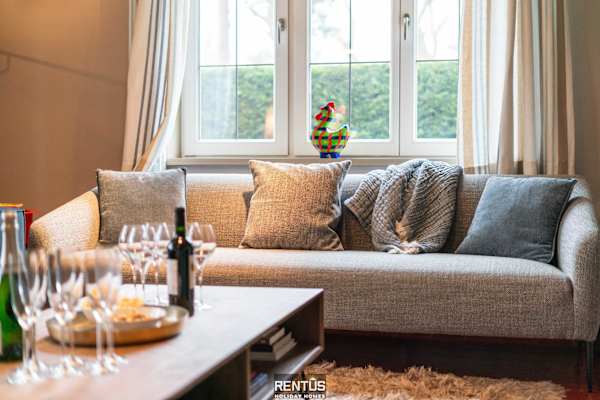 Villa De Mus-villa w/ enclosed garden for 9 guests