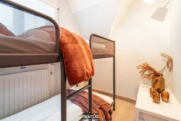 Villa De Mus-villa w/ enclosed garden for 9 guests