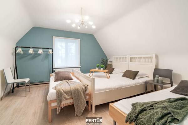 Villa De Mus-villa w/ enclosed garden for 9 guests