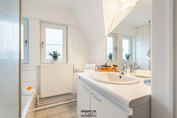 Villa De Mus-villa w/ enclosed garden for 9 guests