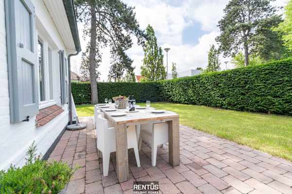 Villa De Mus-villa w/ enclosed garden for 9 guests