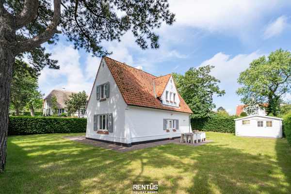 Villa De Mus-villa w/ enclosed garden for 9 guests