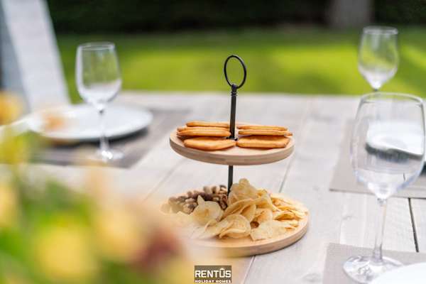 Villa De Mus-villa w/ enclosed garden for 9 guests