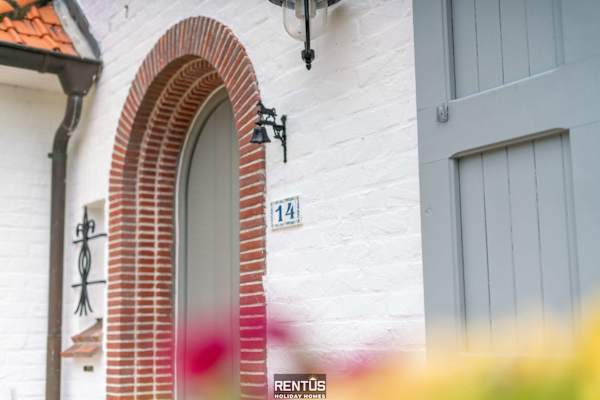 Villa De Mus-villa w/ enclosed garden for 9 guests