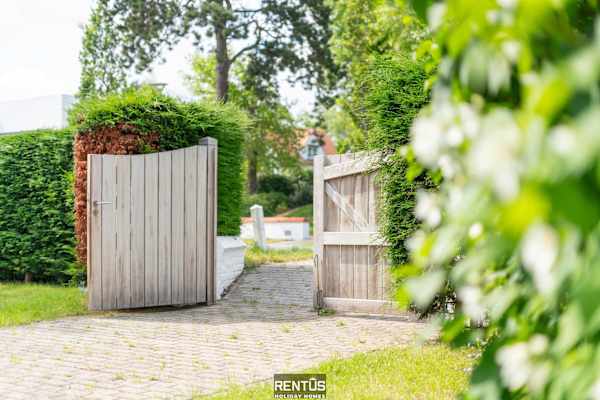 Villa De Mus-villa w/ enclosed garden for 9 guests