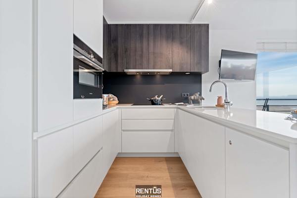 Beach Break - family friendly apartment by the sea