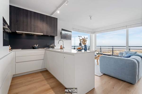 Beach Break - family friendly apartment by the sea