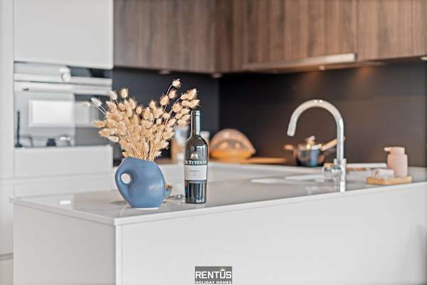 Beach Break - family friendly apartment by the sea
