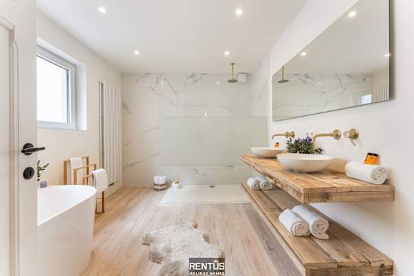 Casa Diva – renovated house for 12 in Blankenberge