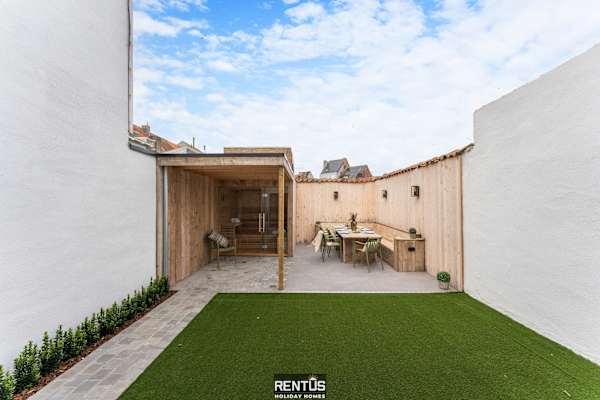 Casa Diva – renovated house for 12 in Blankenberge