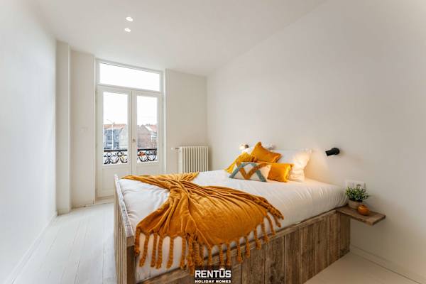Casa Diva – renovated house for 12 in Blankenberge